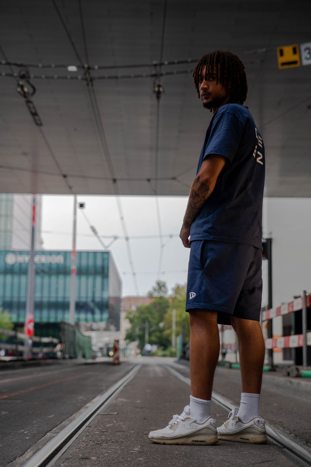 SHORT NIGHT BLUE